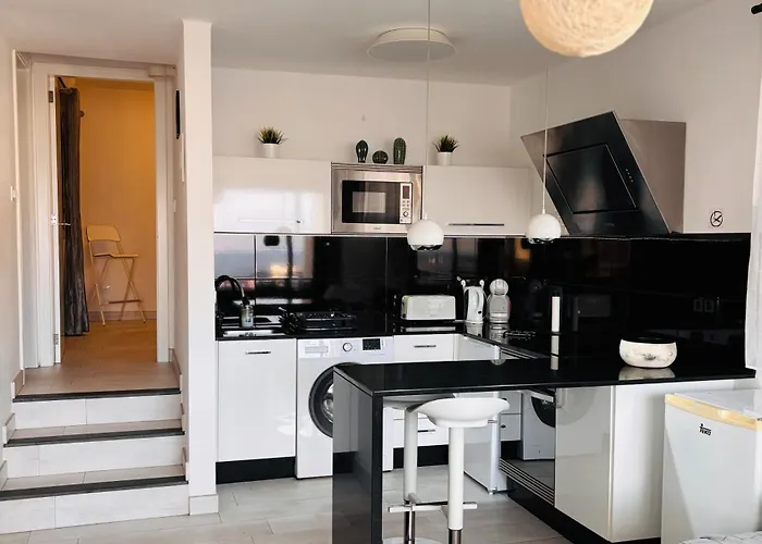 Chao Portonovo Apartment